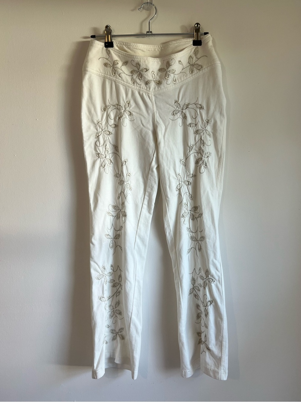 Kimchi Blue Embroidered White Women’s Pants - Picture 2 of 6